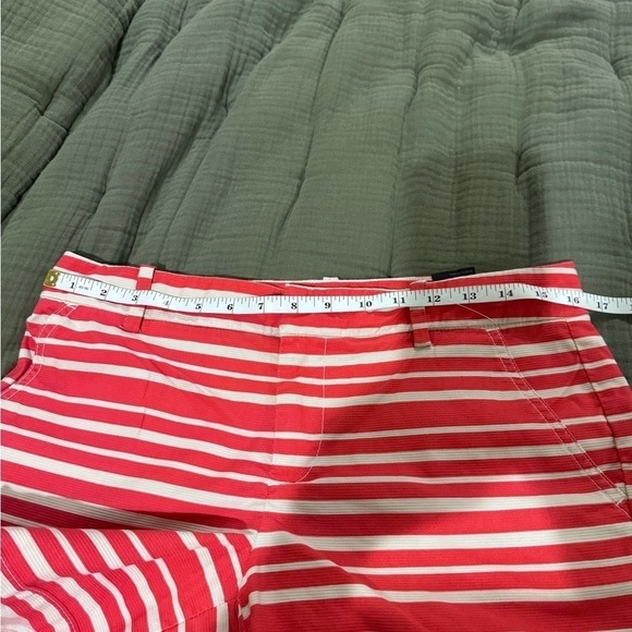 Good used condition Tommy Hilfiger shorts. Sz 6 - Picture 4 of 10